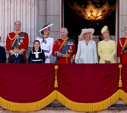 A mensagem comovente de Carlos III sobre os médicos que o ajudaram e à nora, Kate, a superar o cancro
