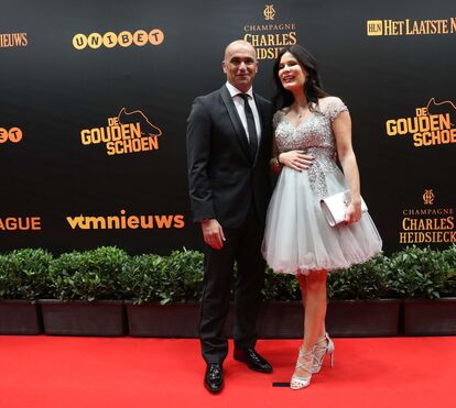 A história mais bizarra do casamento do selecionador de Portugal, Roberto Martínez, que até envolve um 'lulu'...