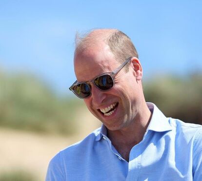 Príncipe William surpreende com dotes para o voleibol na praia de Copacabana, no Rio de Janeiro 