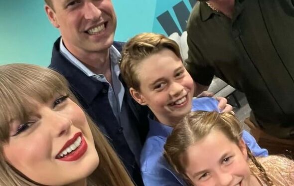 príncipe William, George, Charlotte, Taylor Swift e Travis Kelce