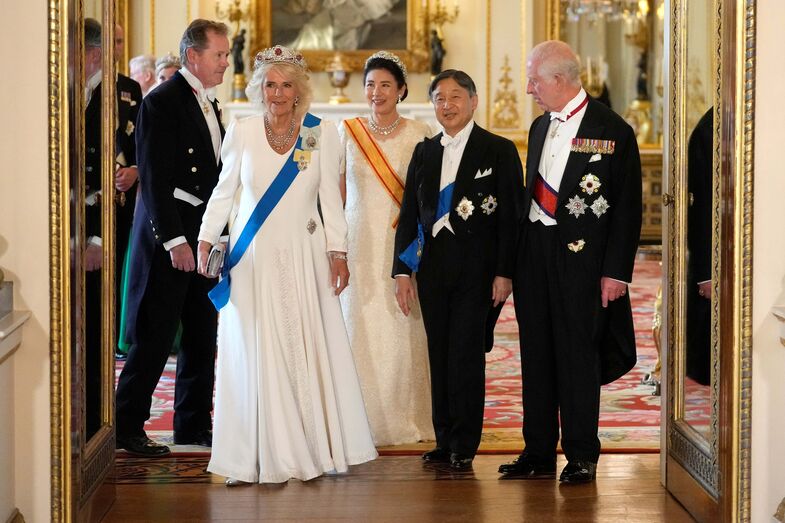 carlos, camilla, imperadores do japão