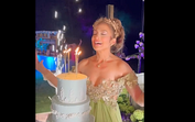 Jennifer Lopez inspira-se em 'Bridgerton' para a sua festa dos 55 anos