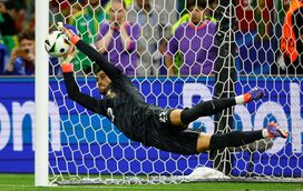 O imperador Diogo Costa levou Portugal às costas. O que disseram os comentadores do 'Noite das Estrelas' sobre o herói nacional do euro
