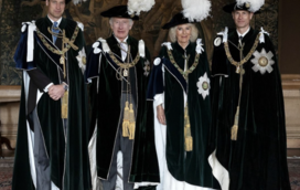 Ausência continua. Família real britânica divulga novo retrato curioso... sem Kate Middleton