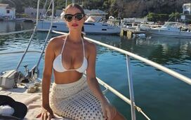 Sexy! Mariana Monteiro de férias em Itália e França