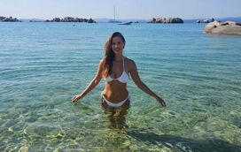 Sereia! Mariana Monteiro mostra-se em excelente forma no paraíso: "Doce Vida"