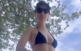 "Cheguei"! Maria João Bastos mostra-se a banhos na praia com biquíni reduzido