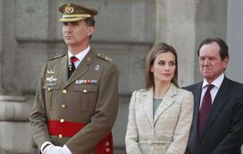 Ele é o homem que mete ordem nos reis de Espanha e os "obriga" a seguir as regras