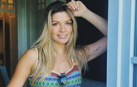 Que bomba! Sara Sousa Pinto exibe corpo escultural em biquíni
