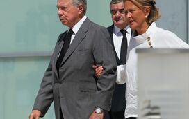 A solidão de Ricardo Salgado. Dez anos depois, foram-se as mansões, as festas, os amigos poderosos e só ficou a mulher, Maria João