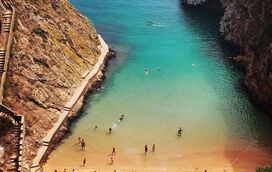 Acampar no meio do paraíso. Já reabriu o parque de campismo da ilha da Berlenga, que convida a um retiro na Natureza