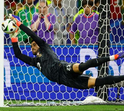 O imperador Diogo Costa levou Portugal às costas. O que disseram os comentadores do 'Noite das Estrelas' sobre o herói nacional do euro