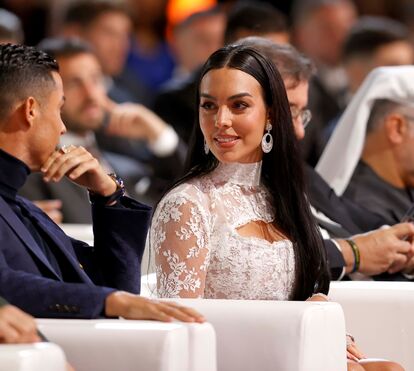 Três anos de histórias e de vaidades, três anos de um magazine digital que conta os segredos das celebridades e alta sociedade, três anos de FLASH! The Mag