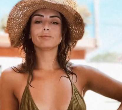 Carolina Torres escaldante: atriz mostra como se refresca e a temperatura sobe