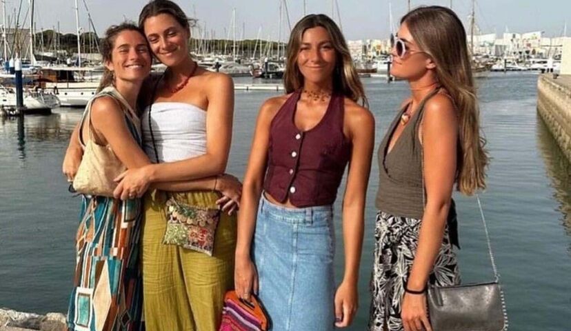 Não são elegantes, mas são confortáveis! Conheça as sandálias do momento