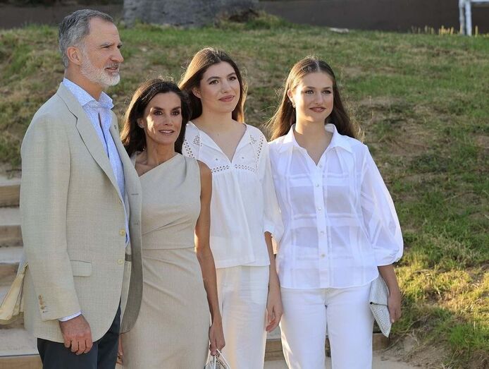 Princesa Leonor e infanta Sofia, Felipe VI e Letizia