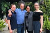 Kamala Harris e Doug Emhoff com os filhos