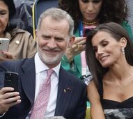 A selfie em Paris dos reis de Espanha, Felipe e Letizia  