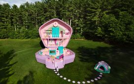 Adormeça na casa das Polly Pockets e tenha um sonho mágico que vai fazer com que viaje no tempo