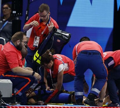 Grande susto: nadadora eslovaca de 21 anos colapsa após prova em Paris'2024