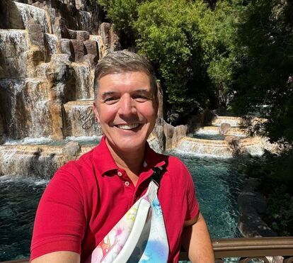 João Baião aproveita as férias para mostrar paixão por acessórios de luxo