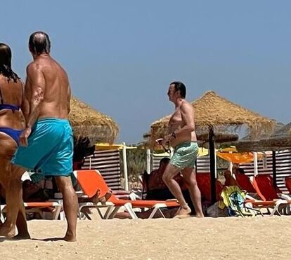 Fotos exclusivas: Cotrim de Figueiredo faz pausa e ruma ao Algarve para uns dias de descanso na praia