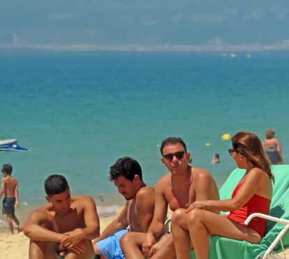 As discretas férias do Primeiro-Ministro: Luís Montenegro volta a reunir família  no Algarve depois de ano intenso de mudanças, lágrimas e desafios