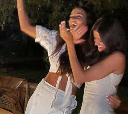 As gémeas Joana e Inês Aguiar celebraram aniversário sem os namorados