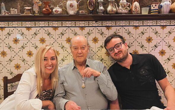 Pinto da Costa numa noite de fados com a mulher e o neto 