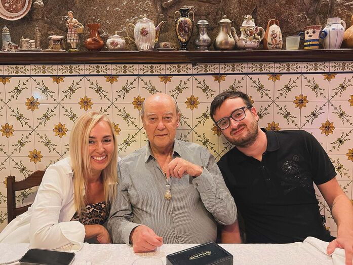 Pinto da Costa numa noite de fados com a mulher e o neto 