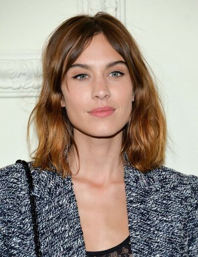 Nem curto, nem comprido! Saiba qual é o corte de cabelo sensação que as mulheres mais vão querer usar 