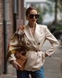 Um outono elegante para as mulheres com mais de 40 anos! Conheça as 8 peças que precisa ter