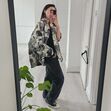 Nem parkas, nem cardigans de malha… eis os casacos que vão fazer furor na mudança de estação