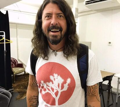 Dave Grohl dos Foo Figthers e Nirvana revela traição à mulher em público e assume bebé mas quer perdão