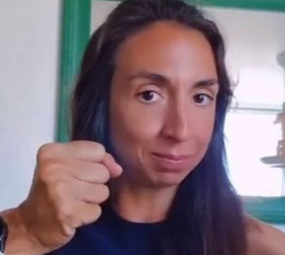 Acusada. Influencer que mergulhou a filha na piscina numa birra vai a julgamento por violência doméstica