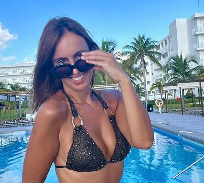 Carla Trafaria, pivô da RTP, mostra-se de biquíni nas férias no paraíso