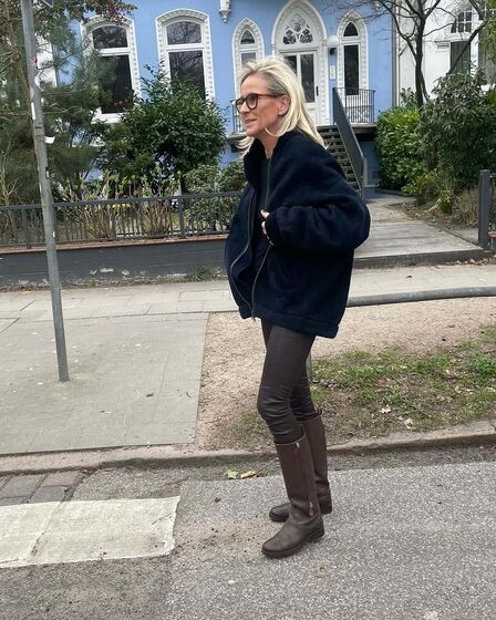 Um outono elegante para as mulheres com mais de 40 anos! Conheça as 8 peças que precisa ter
