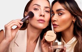 Chegou o outono e já não tem um pingo de bronzeado no rosto? Os melhores truques de maquilhagem para ganhar cor sem pesar