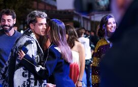 Não havia necessidade... Namorados Ivo Lucas e Joana Aguiar escondem-se dos fotógrafos no Tribeca Film Festival 