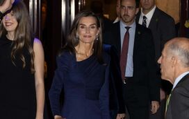 Quem é que entende isto? Letizia aparece em evento importante com um vestido alugado. Tem quatro dias para o devolver