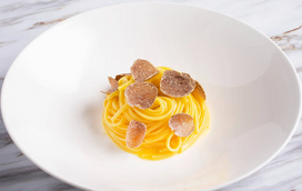 Está aberta a época da trufa branca de Alba! Saiba onde encontrar esta iguaria de luxo que pode chegar aos cinco mil euros