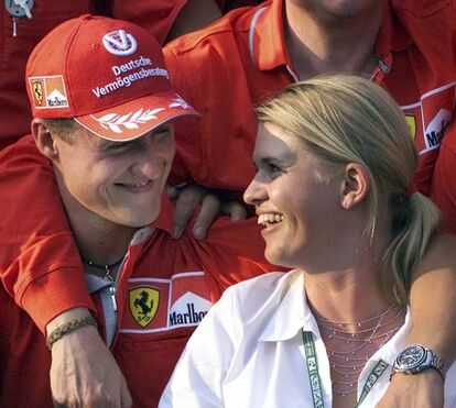 O que se sabe sobre o real estado de saúde de Michael Schumacher. Mais de uma década depois depois do trágico acidente, mistério adensa-se com cumplicidade da mulher
