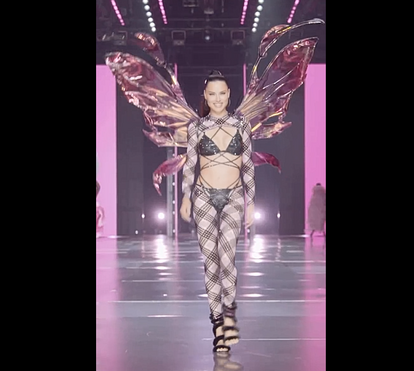 Adriana Lima arrasa no desfile dos 'Anjos' da Victoria's Secret