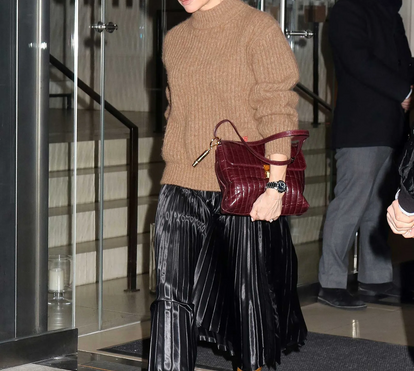 Saia midi com botas altas! Esta é a combinação que vai precisar para entrar na grande tendência deste Outono/inverno