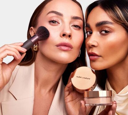 Chegou o outono e já não tem um pingo de bronzeado no rosto? Os melhores truques de maquilhagem para ganhar cor sem pesar