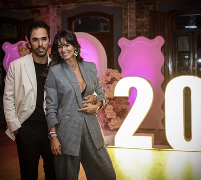 20 anos de carreira: Muitos amigos e familiares juntam-se para celebrar com Cláudia Vieira