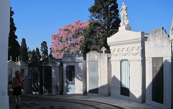 Cemitério da Ajuda