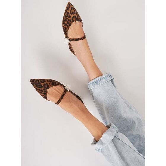 O que calçar com calças de ganga? Há 5 boas alternativas aos ténis