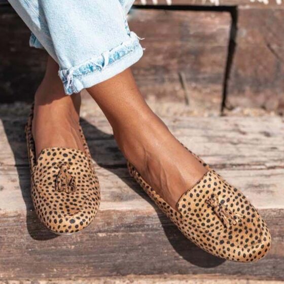 O que calçar com calças de ganga? Há 5 boas alternativas aos ténis