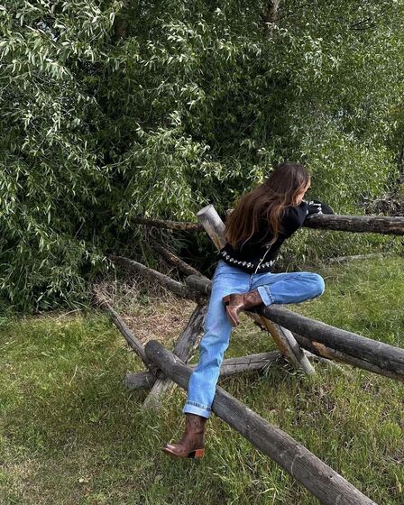 O que calçar com calças de ganga? Há 5 boas alternativas aos ténis